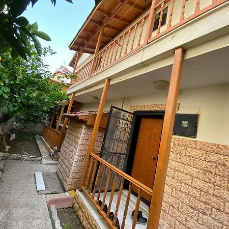 Tripleks Yazlik 4 *